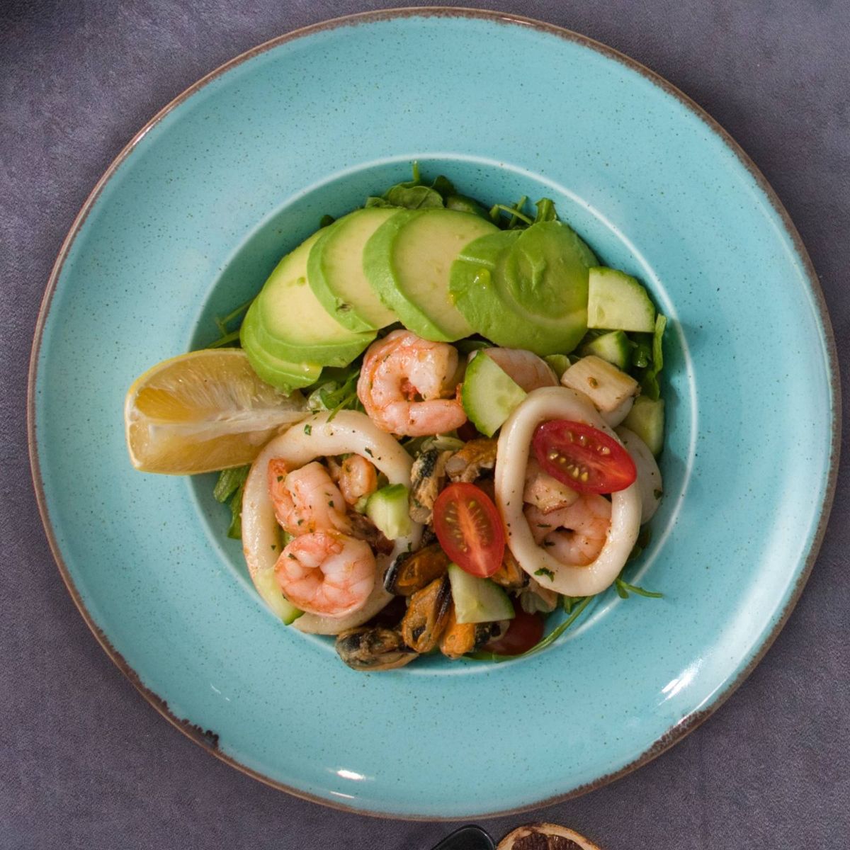 Salată cu fructe de mare